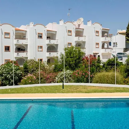 Apartamento Charming Beachside W/ Pool By Lovelystay