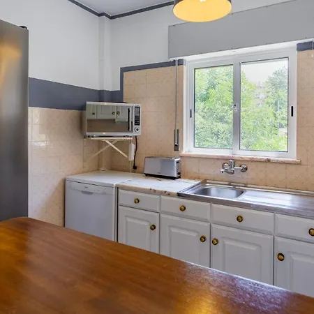 Charming Beachside W/ Pool By Lovelystay Albufeira