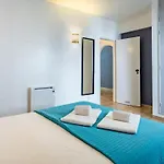 Charming Beachside W/ Pool By Lovelystay Αλμπουφέιρα