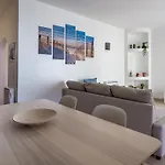 Διαμέρισμα Charming Beachside W/ Pool By Lovelystay Αλμπουφέιρα