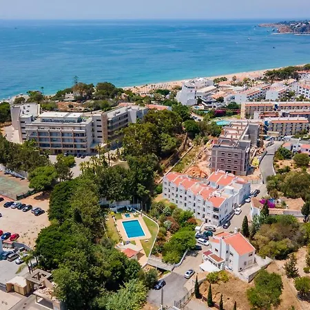 Charming Beachside W/ Pool By Lovelystay דירה